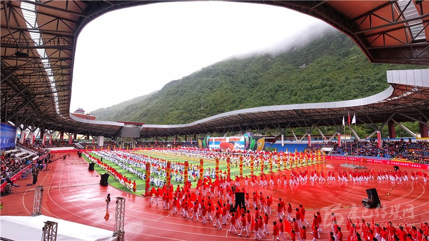 甘孜州第三屆運(yùn)動(dòng)會(huì)開幕式掠影