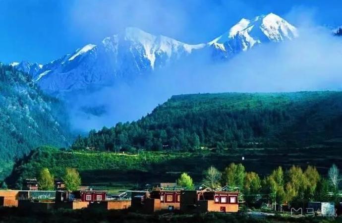 卡洼洛日山.jpeg 卡洼洛日山.jpeg