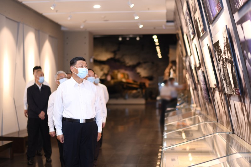 2022年8月16日至17日，中共中央總書記、國家主席、中央軍委主席習(xí)近平在遼寧考察。這是16日下午，習(xí)近平在錦州市考察遼沈戰(zhàn)役紀(jì)念館。 新華社記者 燕雁 攝